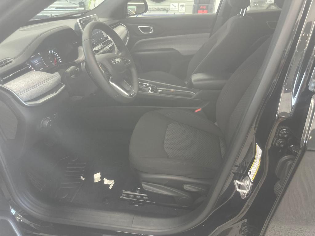 new 2025 Jeep Compass car, priced at $28,585