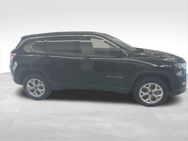 new 2025 Jeep Compass car, priced at $28,585