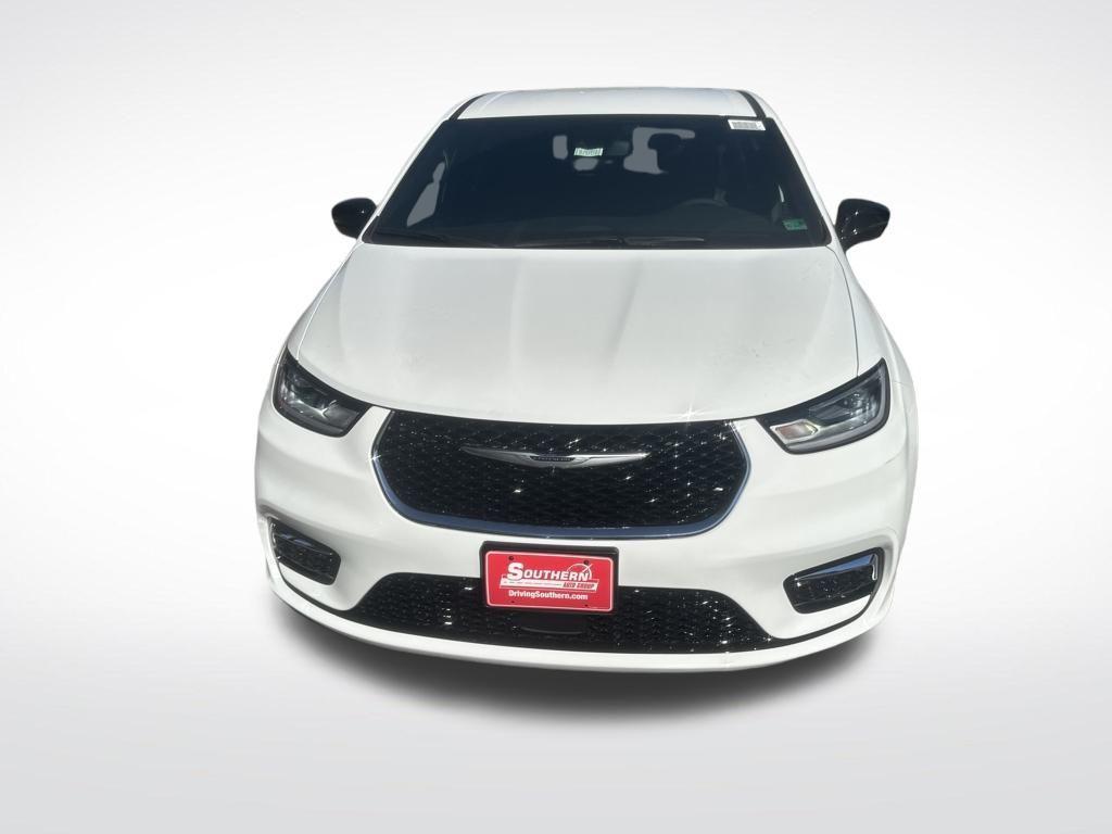 new 2026 Chrysler Pacifica car, priced at $52,635