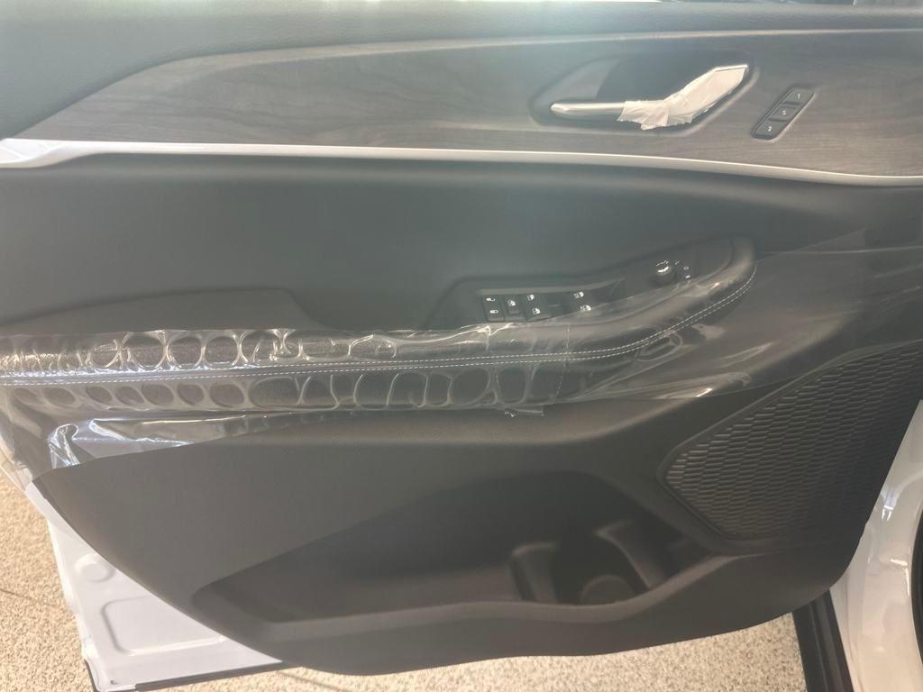 new 2025 Jeep Grand Cherokee car, priced at $52,340