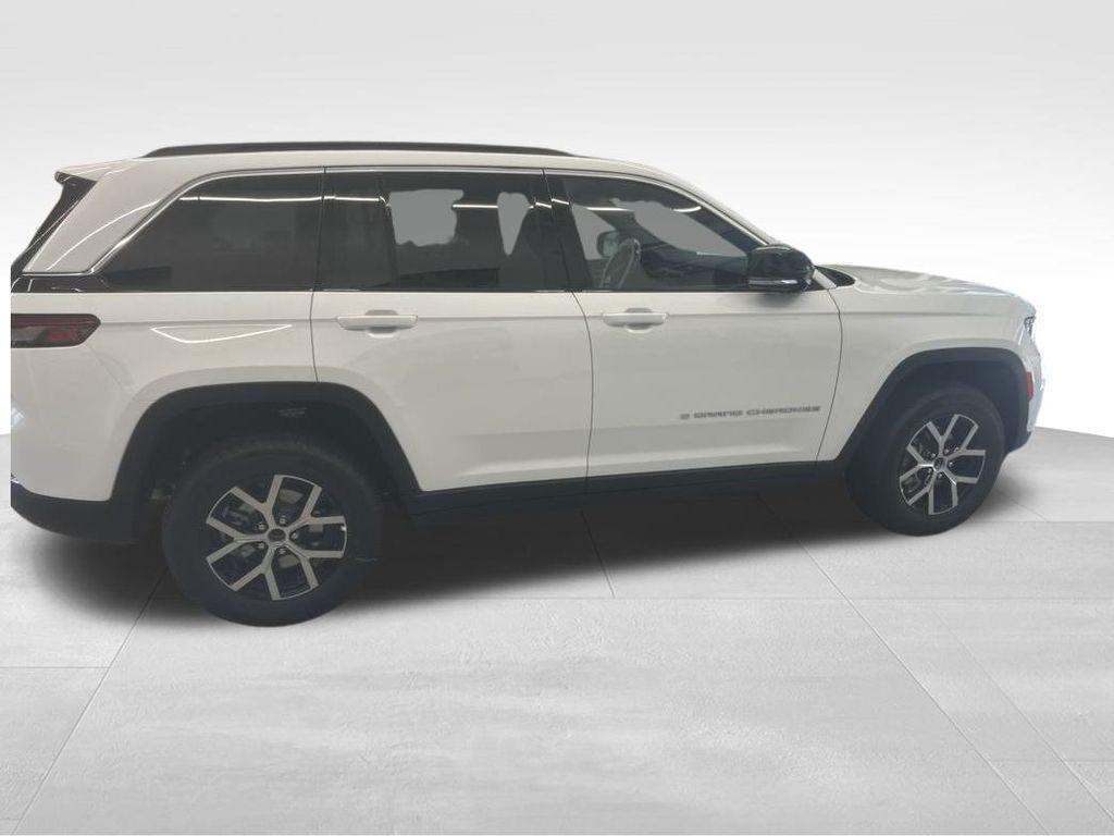 new 2025 Jeep Grand Cherokee car, priced at $52,340