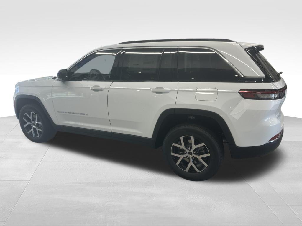 new 2025 Jeep Grand Cherokee car, priced at $52,340