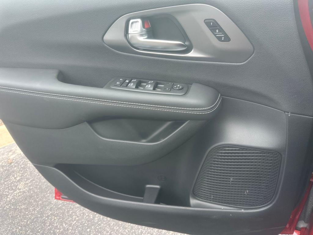 new 2026 Chrysler Pacifica car, priced at $53,130