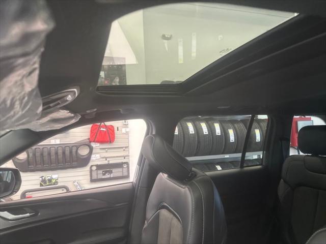 new 2025 Jeep Grand Cherokee car, priced at $49,370