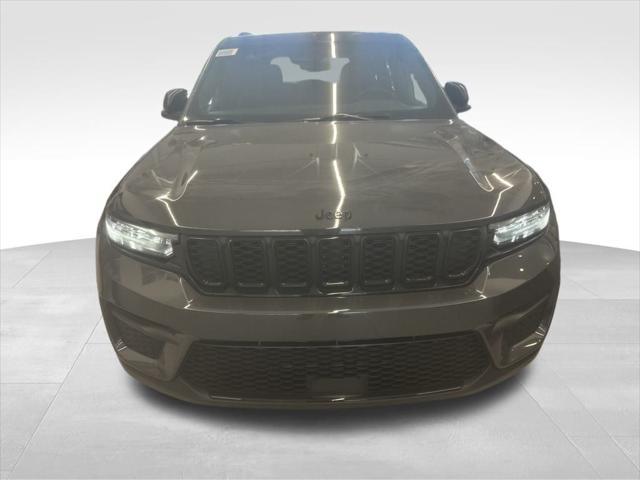 new 2025 Jeep Grand Cherokee car, priced at $49,370