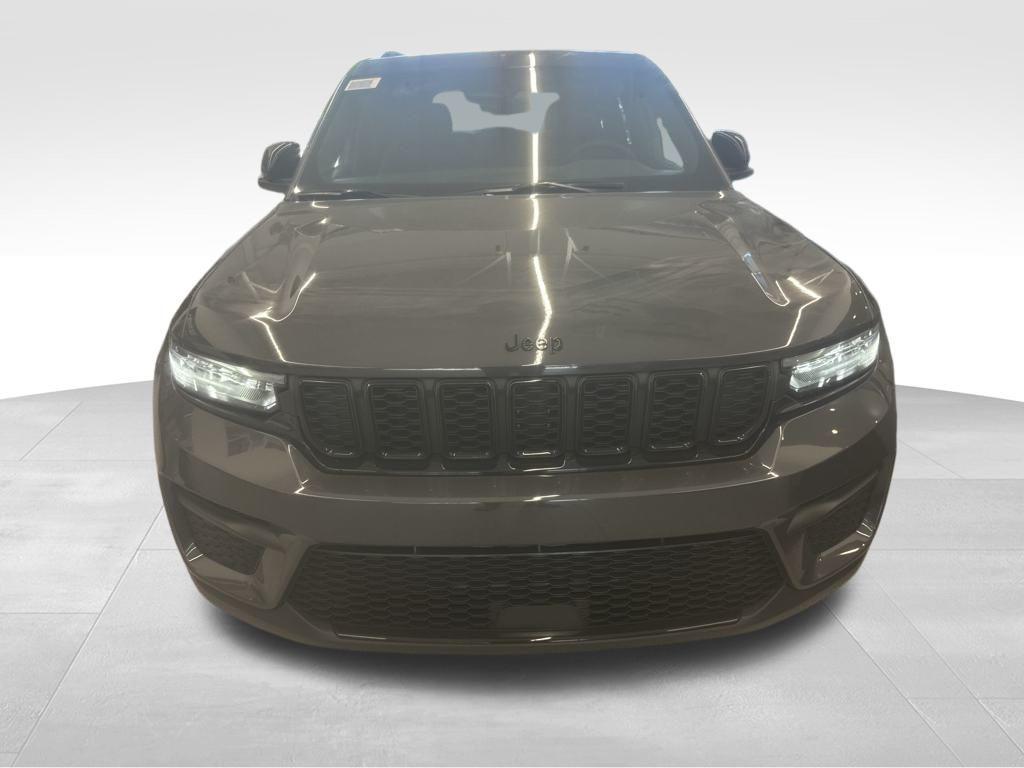 new 2025 Jeep Grand Cherokee car, priced at $49,370