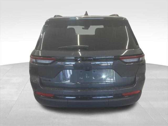 new 2025 Jeep Grand Cherokee car, priced at $49,370