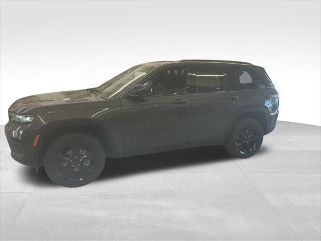 new 2025 Jeep Grand Cherokee car, priced at $49,370