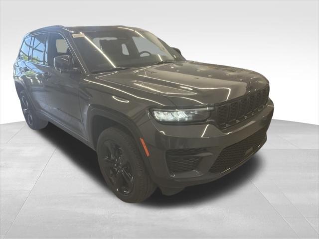 new 2025 Jeep Grand Cherokee car, priced at $49,370