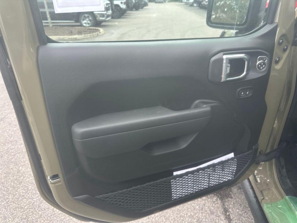 new 2025 Jeep Gladiator car, priced at $54,090