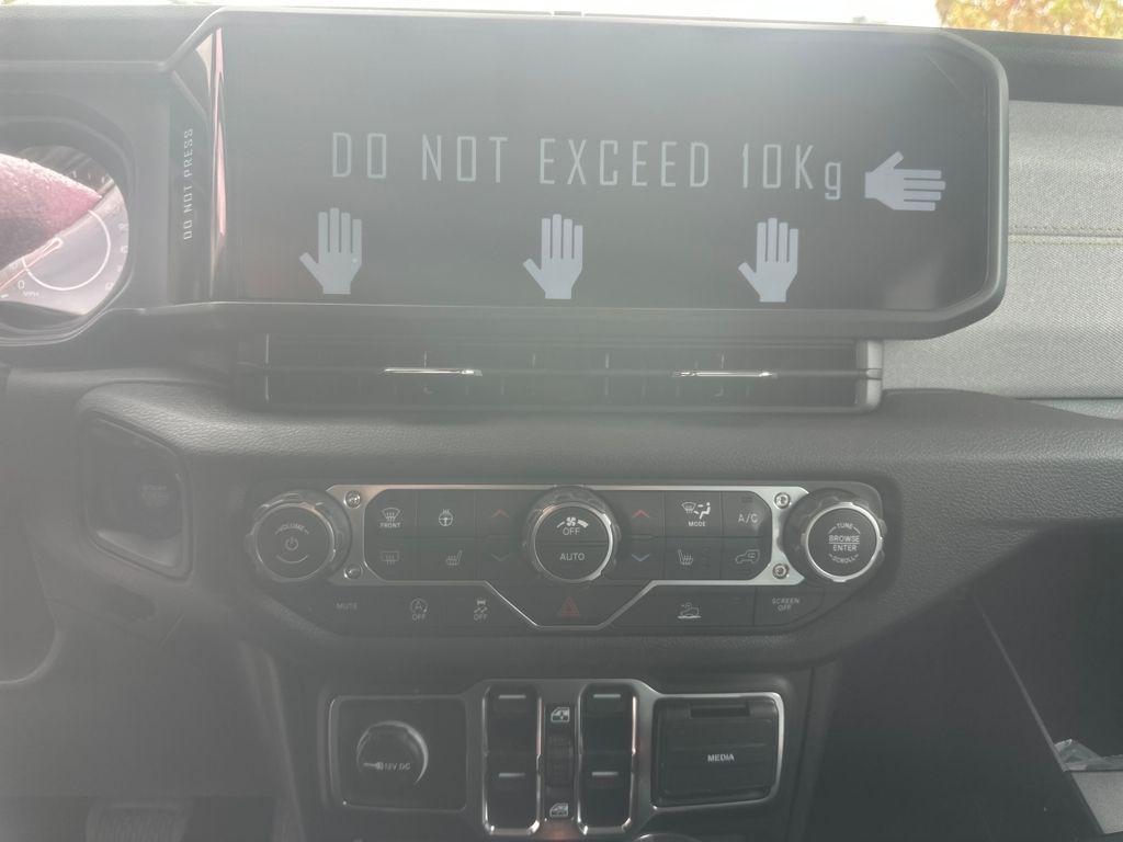 new 2025 Jeep Gladiator car, priced at $54,090