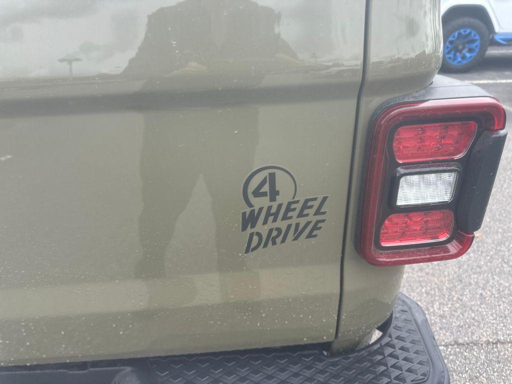 new 2025 Jeep Gladiator car, priced at $54,090