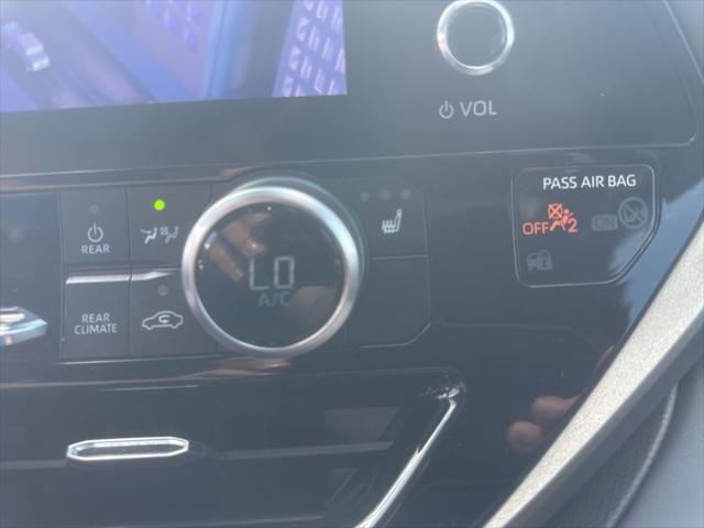 used 2023 Toyota Highlander car, priced at $34,595