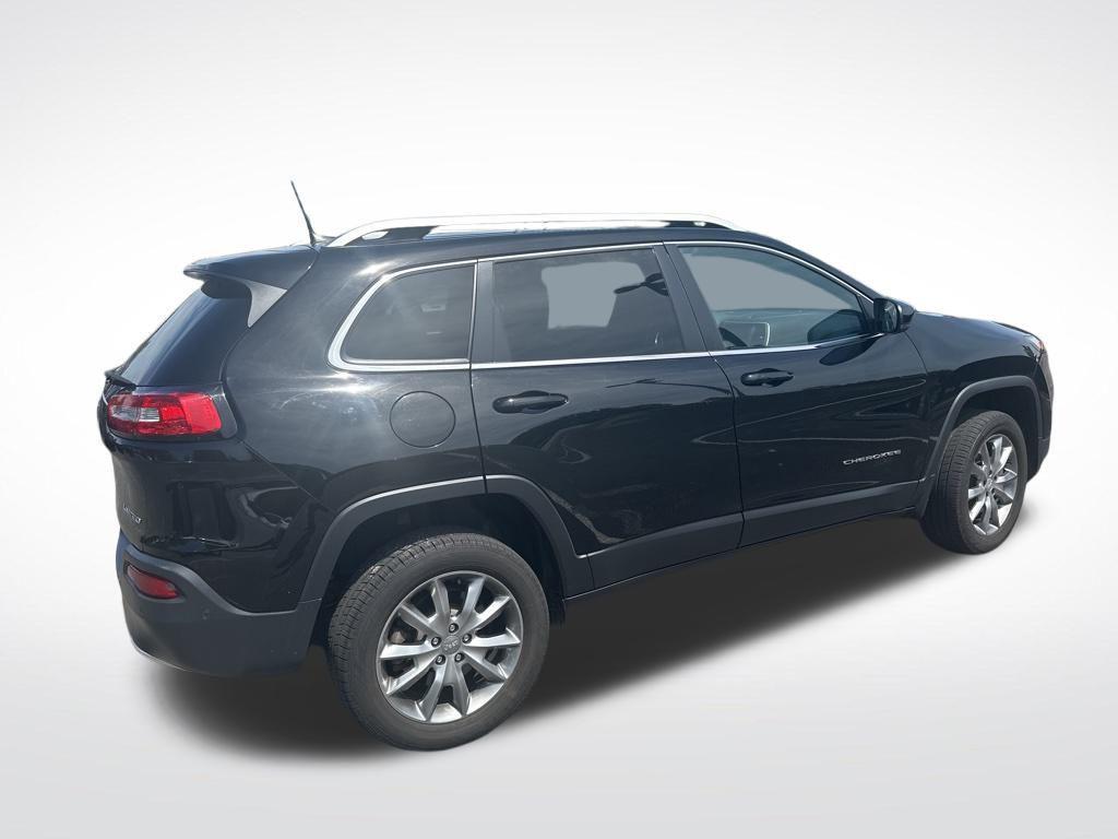used 2018 Jeep Cherokee car, priced at $18,995