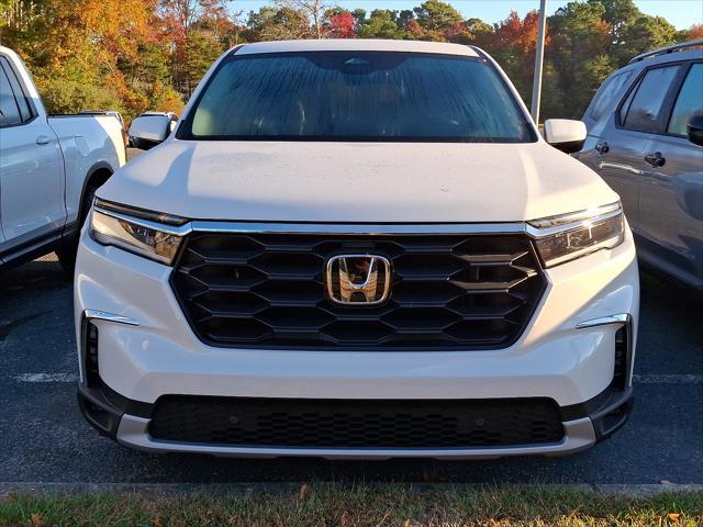 new 2025 Honda Pilot car, priced at $47,450