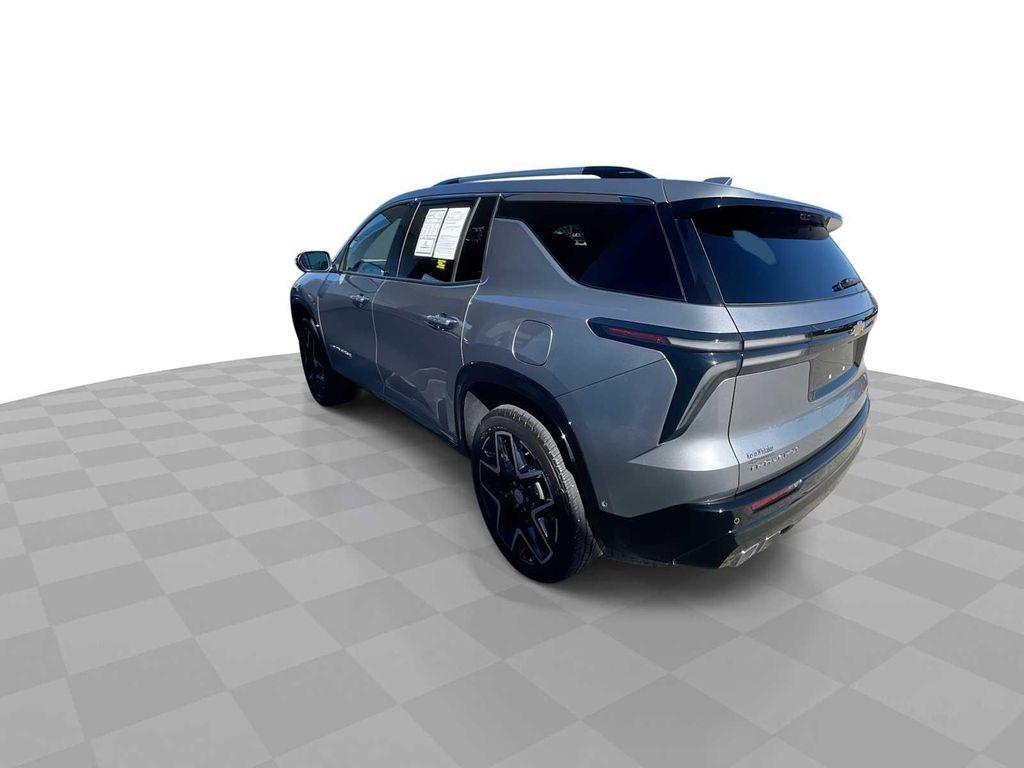 used 2025 Chevrolet Traverse car, priced at $54,990