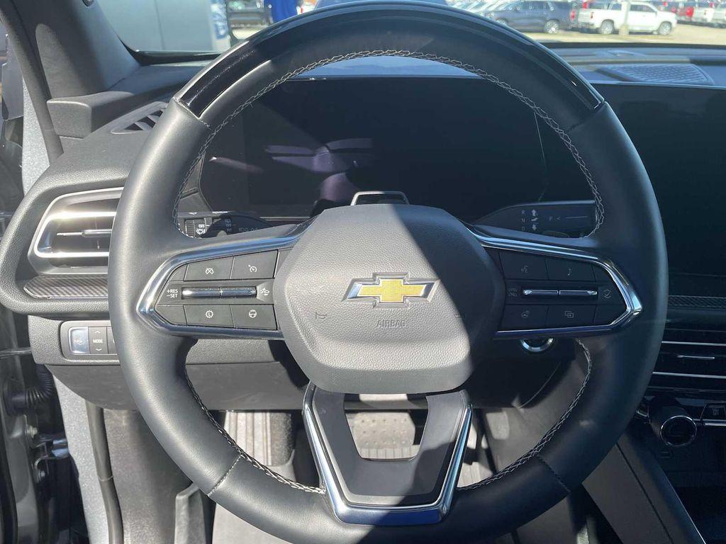 used 2025 Chevrolet Traverse car, priced at $54,990