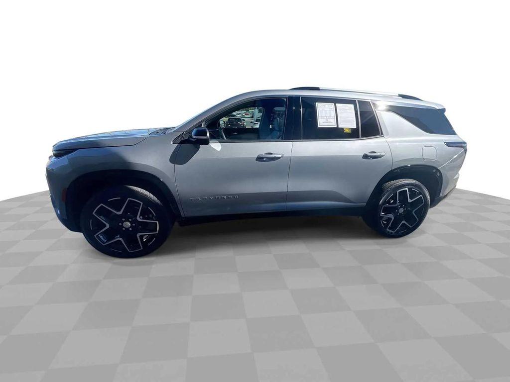 used 2025 Chevrolet Traverse car, priced at $54,990