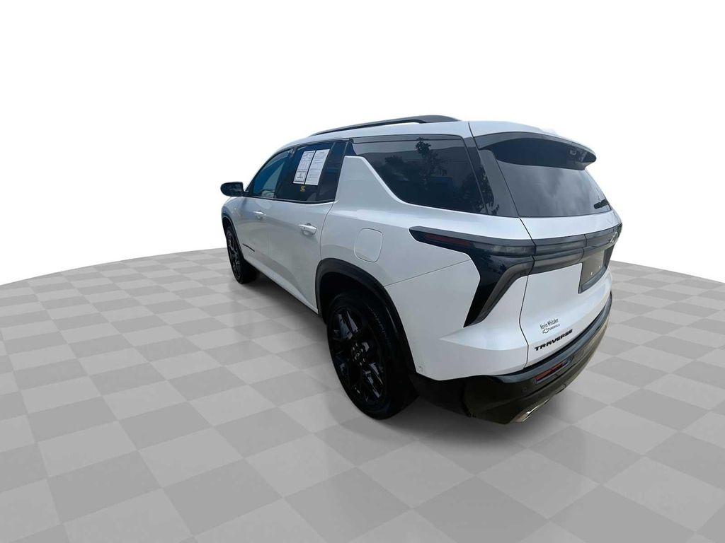 used 2024 Chevrolet Traverse car, priced at $50,990