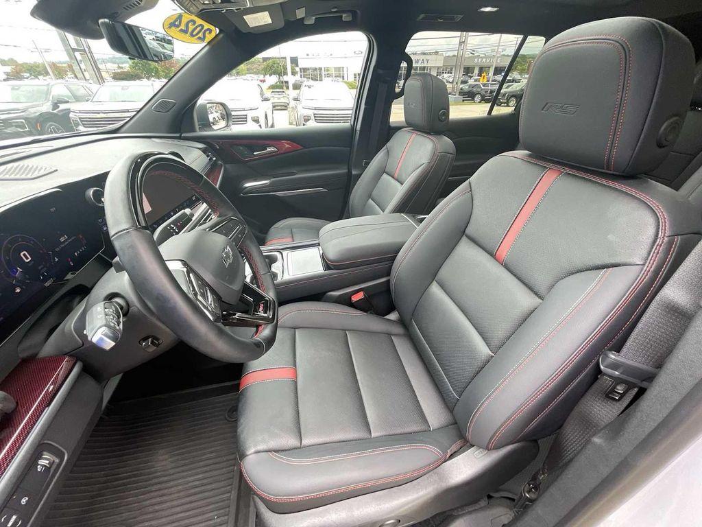 used 2024 Chevrolet Traverse car, priced at $50,990