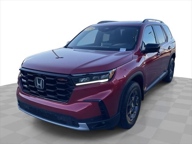 used 2025 Honda Pilot car, priced at $47,990