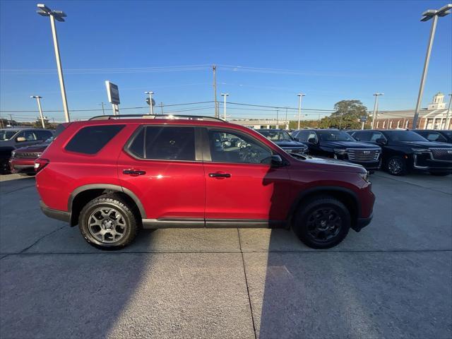 used 2025 Honda Pilot car, priced at $47,990