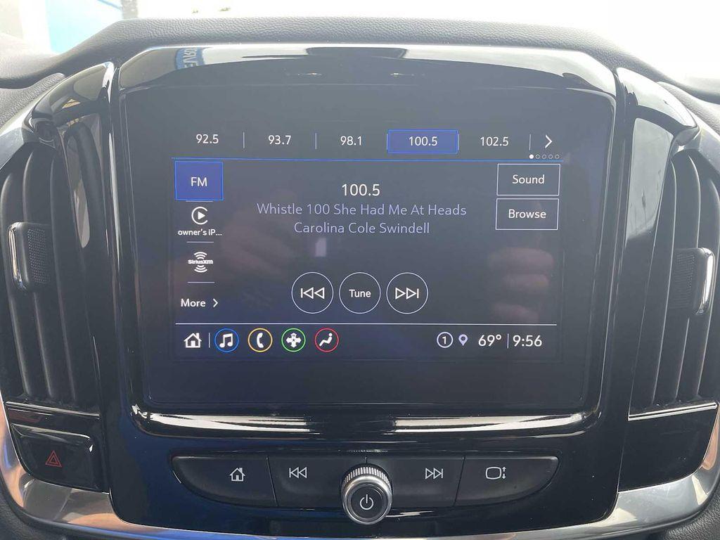 used 2023 Chevrolet Traverse car, priced at $30,990