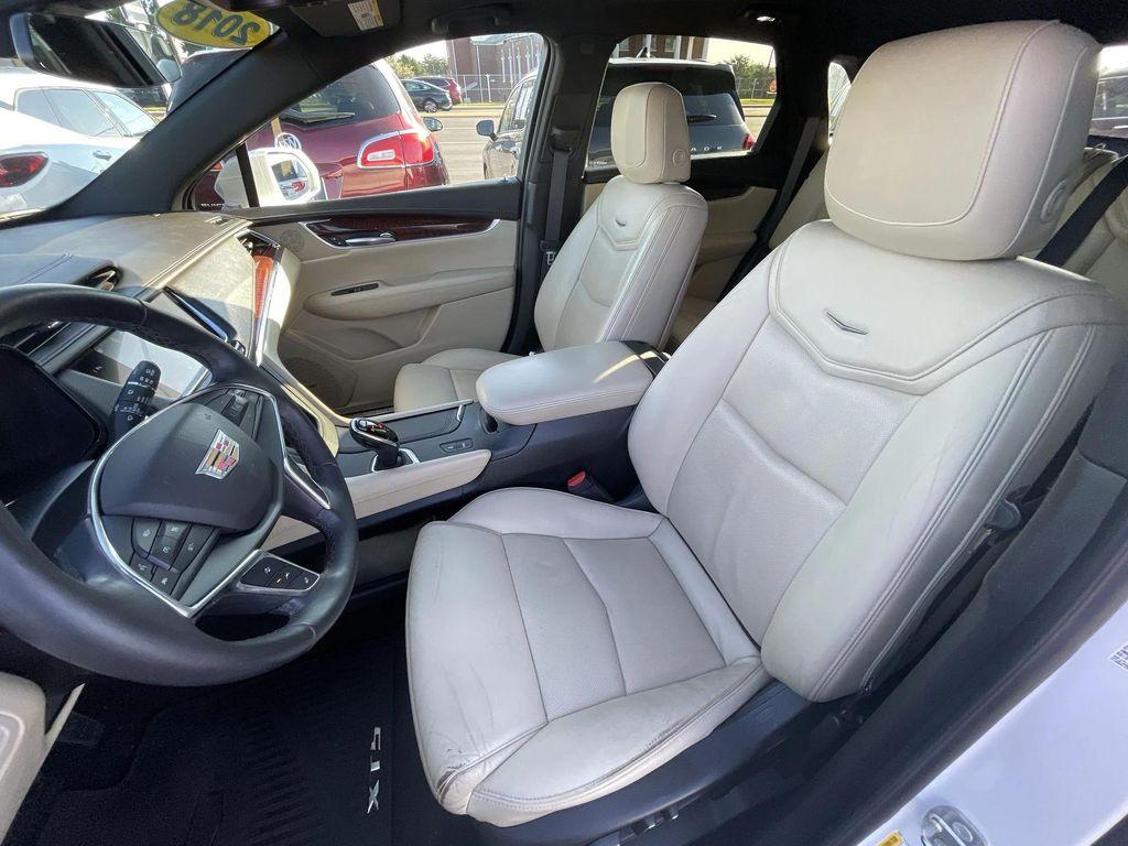 used 2018 Cadillac XT5 car, priced at $15,990