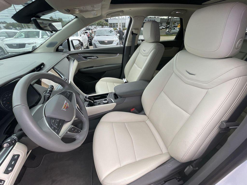 used 2024 Cadillac XT5 car, priced at $49,990
