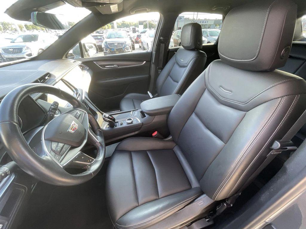used 2021 Cadillac XT5 car, priced at $29,990