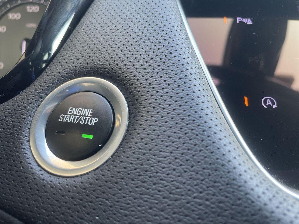 used 2021 Cadillac XT5 car, priced at $29,990