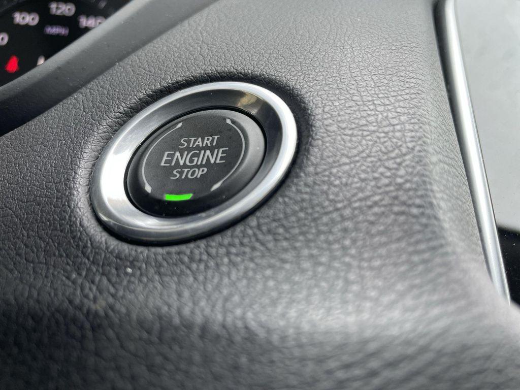 used 2022 Cadillac XT4 car, priced at $33,990