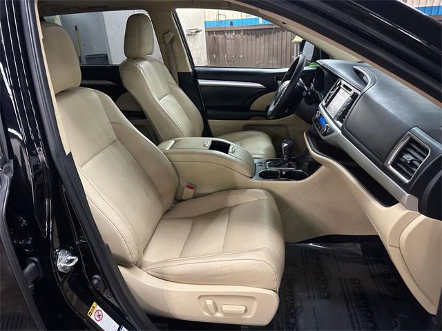 used 2019 Toyota Highlander car, priced at $31,200