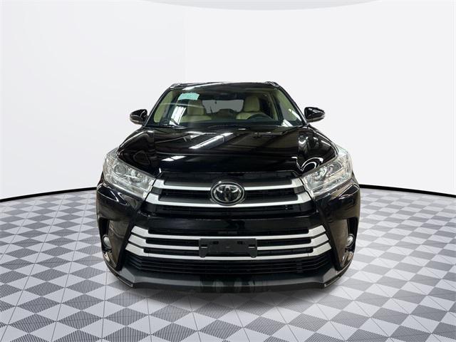 used 2019 Toyota Highlander car, priced at $31,200