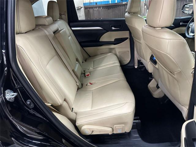 used 2019 Toyota Highlander car, priced at $31,200