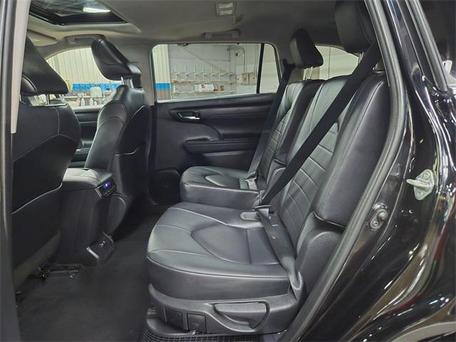 used 2021 Toyota Highlander Hybrid car, priced at $36,677