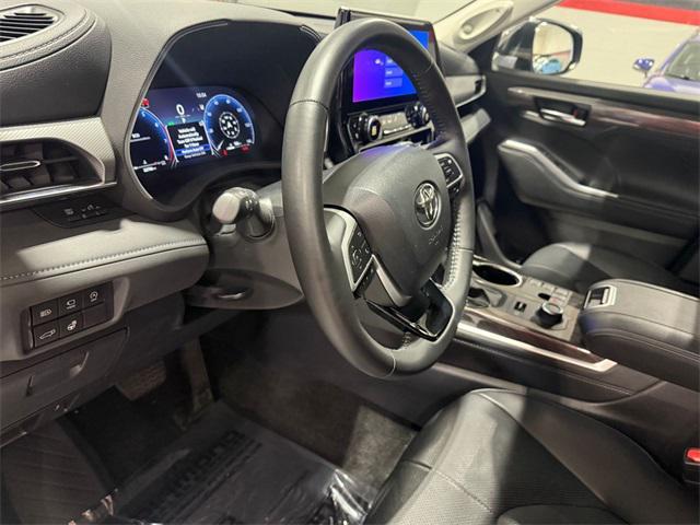 used 2024 Toyota Highlander car, priced at $44,800
