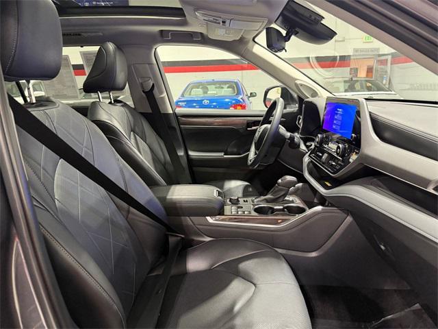 used 2024 Toyota Highlander car, priced at $44,800