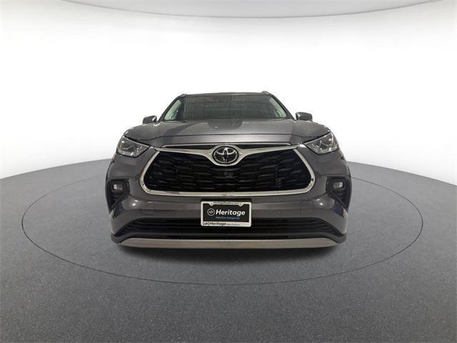 used 2024 Toyota Highlander car, priced at $44,800