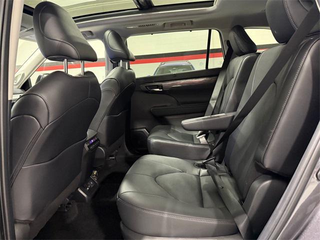 used 2024 Toyota Highlander car, priced at $44,800