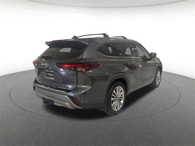 used 2024 Toyota Highlander car, priced at $44,800