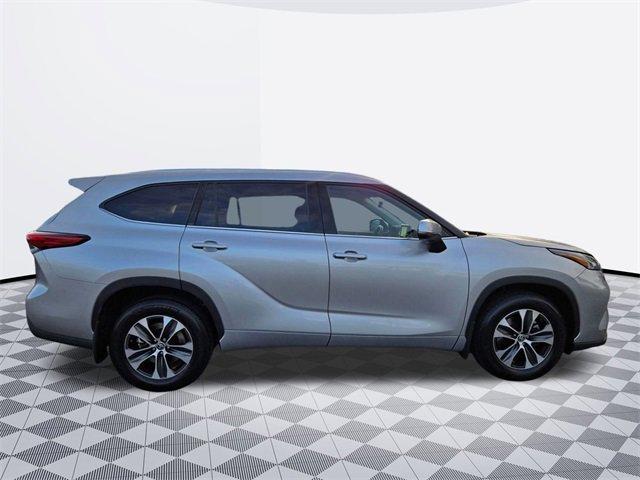 used 2021 Toyota Highlander car, priced at $35,000