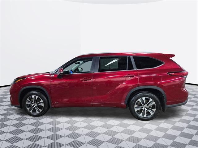 used 2023 Toyota Highlander Hybrid car, priced at $42,353