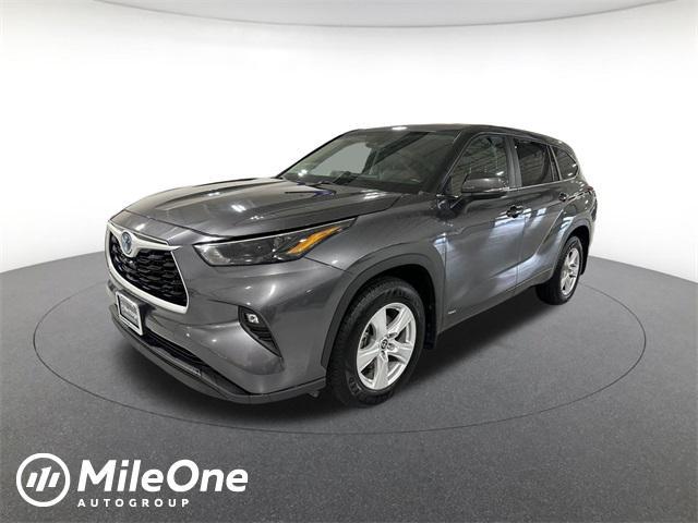 used 2024 Toyota Highlander Hybrid car, priced at $37,900