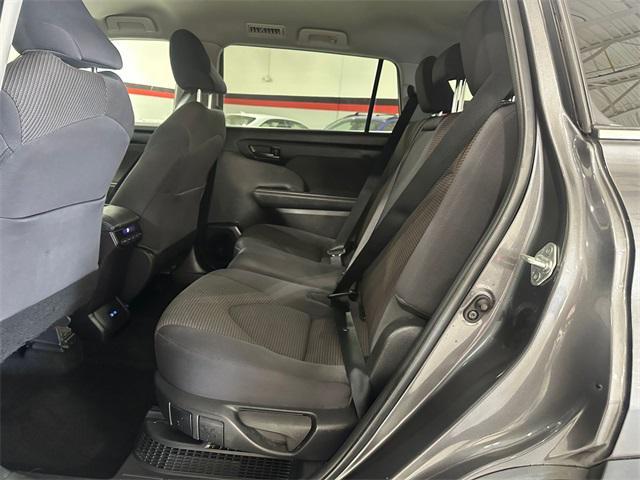 used 2022 Toyota Highlander Hybrid car, priced at $35,400