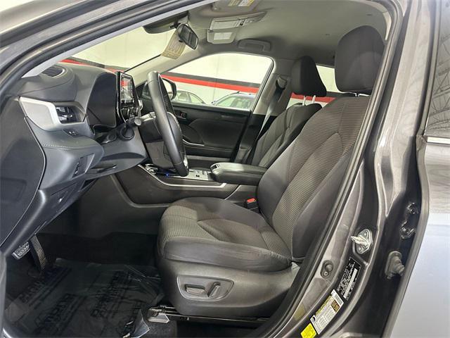 used 2022 Toyota Highlander Hybrid car, priced at $35,400