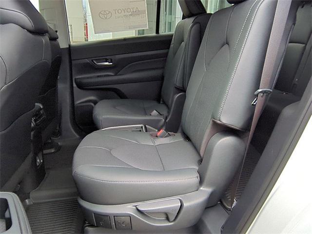 new 2025 Toyota Grand Highlander car, priced at $55,143