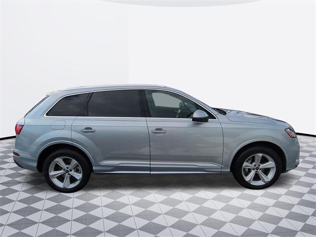 used 2024 Audi Q7 car, priced at $43,900