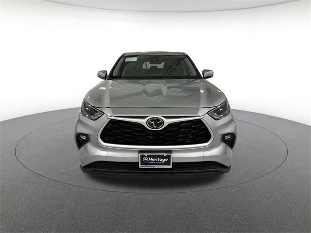 used 2024 Toyota Highlander car, priced at $33,070