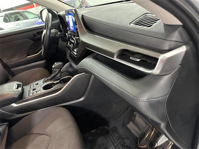 used 2024 Toyota Highlander car, priced at $33,070